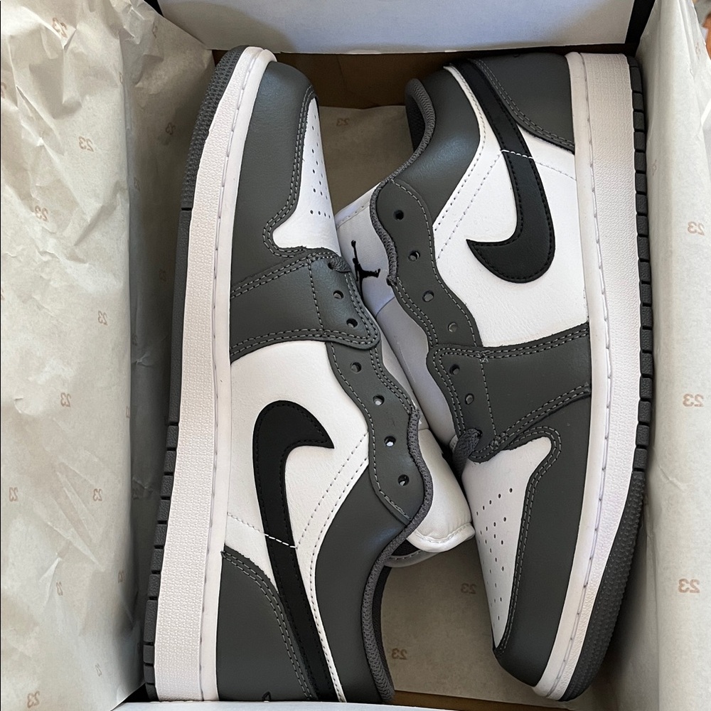 Nike Air Jordan 1 Low Gray and White Sneakers Size 9 Men’s - Picture 2 of 7